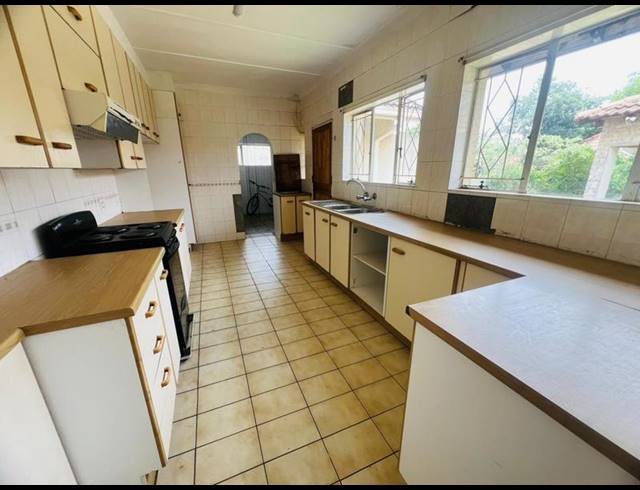 5 BEDROOM HOUSE FOR SALE IN BIRCHLEIGH